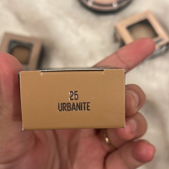 LOT of Maybelline Makeup - Picture 5 of 8